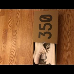 Yeezy Boost 350 V2.